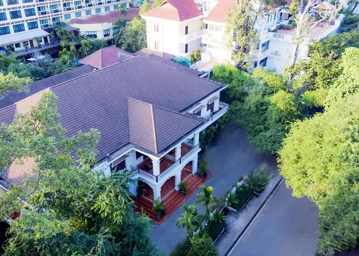 Grand Sunset Angkor 4*